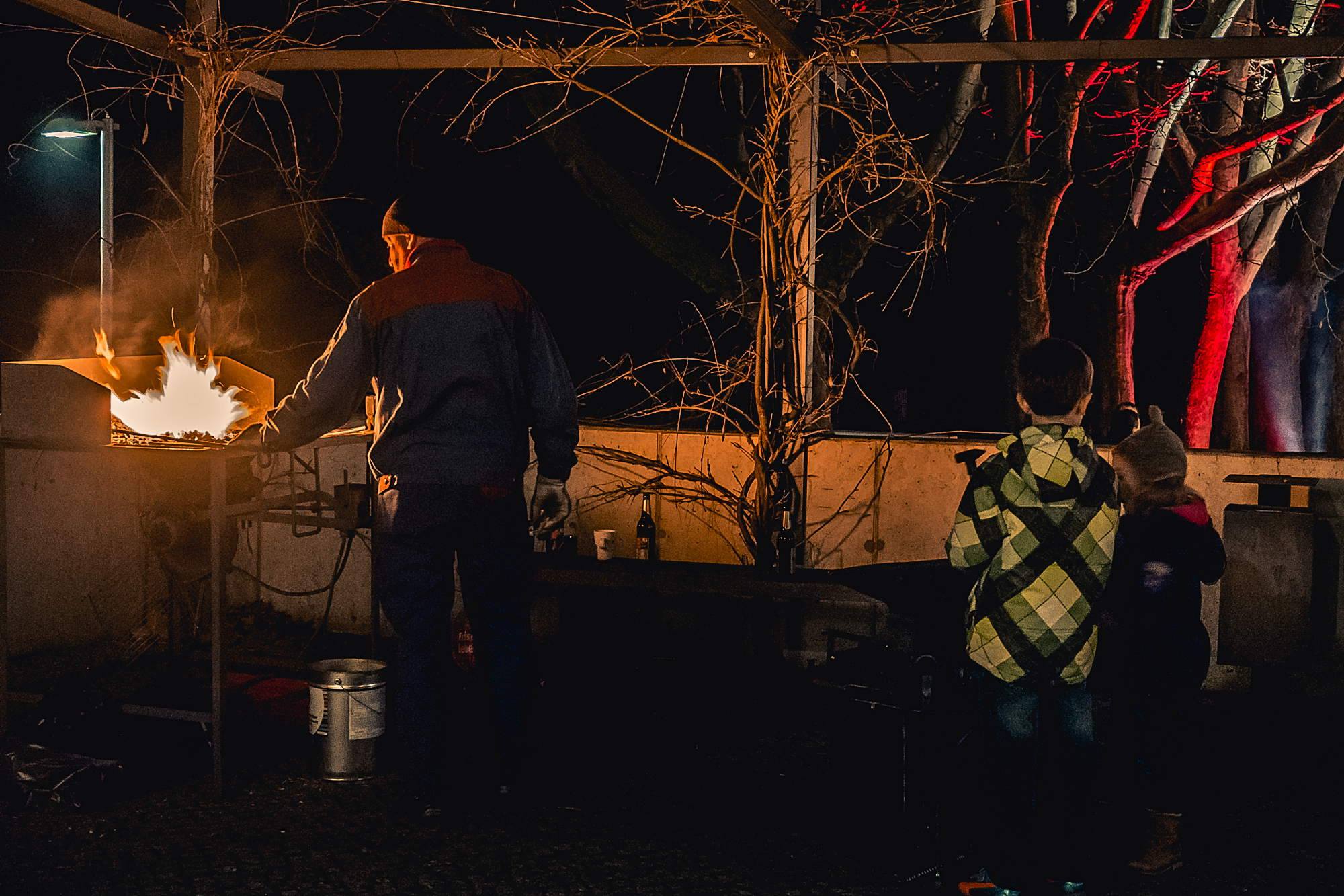 der Schmied auf dem Wildauer Weihnachtsfeuer 2014 der Schmied auf dem Wildauer Weihnachtsfeuer 2014
